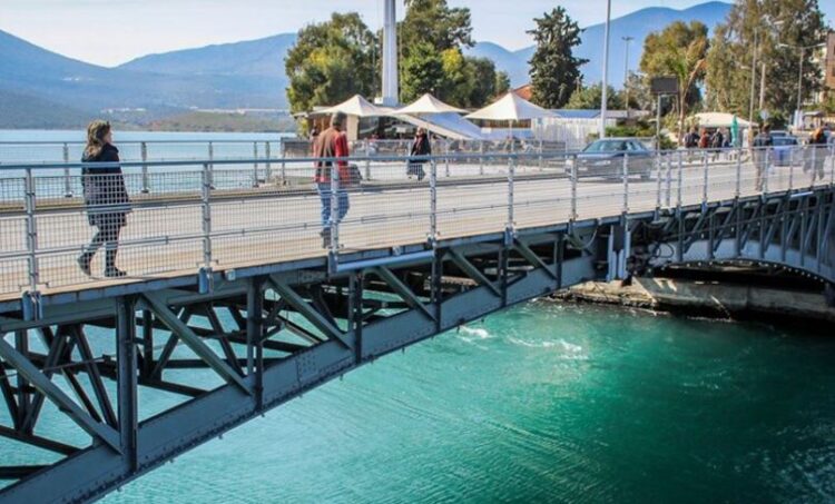 Επανενώθηκε η Χαλκίδα: Στην κυκλοφορία ξανά η παλιά γέφυρα του Ευρίπου (βίντεο)