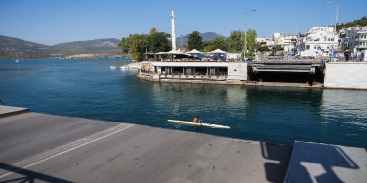 Συνεχίζεται η ταλαιπωρία στη Χαλκίδα – Άγνωστο πότε θα διορθωθεί η γέφυρα Ευρίπου