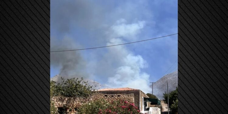 Φωτιά στη Μάνη – Δύο αεροσκάφη επιχειρούν στο σημείο