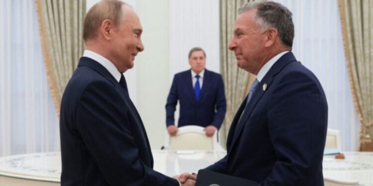 Wall Street Journal: Ο Γουίτκοφ σε συνεχή επικοινωνία με Τραμπ μετά τις επαφές με Πούτιν