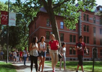 ΗΠΑ: Γιατί ακυρώθηκαν 6.000 βίζες ξένων φοιτητών;