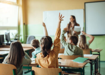 Πότε ανοίγουν τα σχολεία