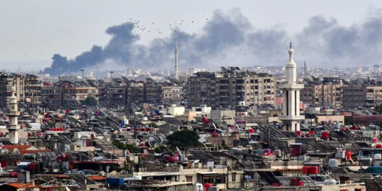 Συρία: Το Ισραήλ εξαπολύει σειρά πληγμάτων σε πρώην στρατώνες νοτιοδυτικά της Δαμασκού