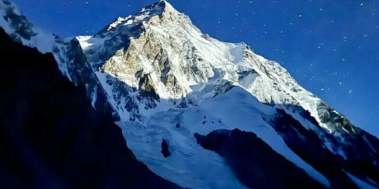 Ορειβάτισα σκοτώθηκε στη δεύτερη ψηλότερη κορυφή του κόσμου