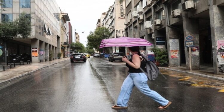 Καιρός: Παραμένει η αστάθεια, με ζέστη και βροχές
