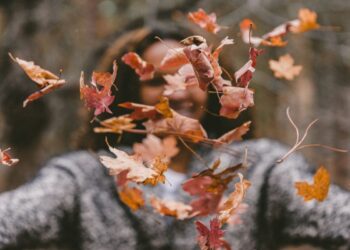 Τι δείχνει η ΕΜΥ για θερμοκρασίες και βροχοπτώσεις το Φθινόπωρο του 2025