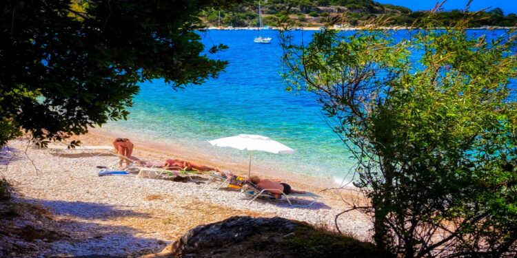 Καιρός: Σκαρφαλώνει στους 37 βαθμούς η θερμοκρασία – Νέο κύμα ζέστης