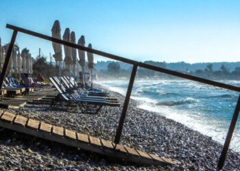 «Βροχή» πέφτουν και οι καταγγελίες για παραβάσεις στο MyCoast – Πάνω από από 11.500