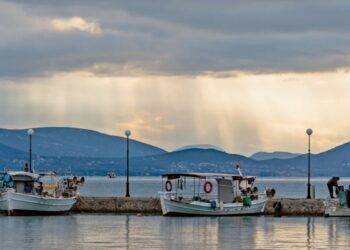 Καιρός: Αίθριος με νεφώσεις – Έως 8 μποφόρ οι άνεμοι στο Αιγαίο – Συναγερμός για φωτιές