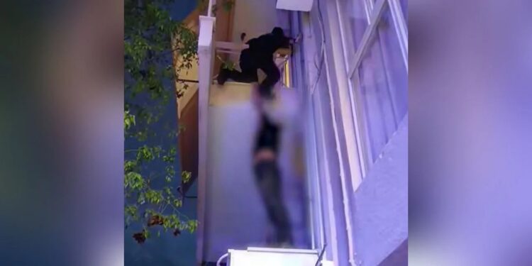 Καμίνια: Αναζητείται η 19χρονη αδερφή για παραμέληση του 5χρονου αγοριού που είχε εγκλωβιστεί στο μπαλκόνι του σπιτιού του