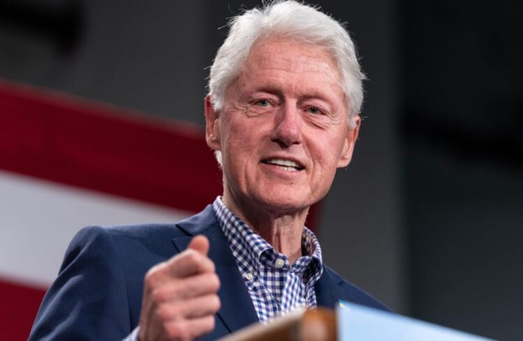 ΗΠΑ: Η Βουλή των Αντιπροσώπων κλήτευσε Μπιλ και Χίλαρι Κλίντον για την υπόθεση Έπσταϊν