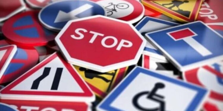 Τι προβλέπει ο νέος ΚΟΚ για παραβάσεις και ατυχήματα με πεζούς – Ποινές, πρόστιμα και συνυπαιτιότητα