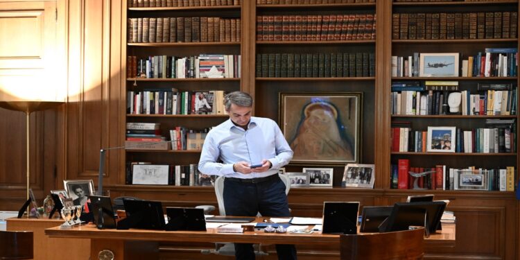 Το…ανατρεπτικό φθινόπωρο και η D-day της κυβέρνησης