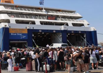 Αυξημένη κίνηση στα λιμάνια – Αποχωρούν και οι τελευταίοι εκδρομείς του δεκαπενταύγουστου