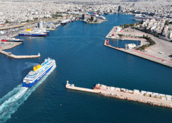 58χρονος οδηγός ταξί βρέθηκε νεκρός μέσα στο όχημά του στο λιμάνι του Πειραιά