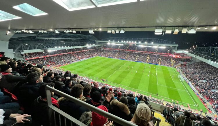 Συναγερμός στο Λίβερπουλ: Εκκενώθηκε το «Άνφιλντ» πριν από αγώνα – Αδιευκρίνιστοι οι λόγοι