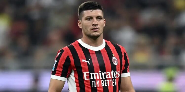 Η ΑΕΚ ανακοίνωσε τον Λούκα Γιόβιτς!