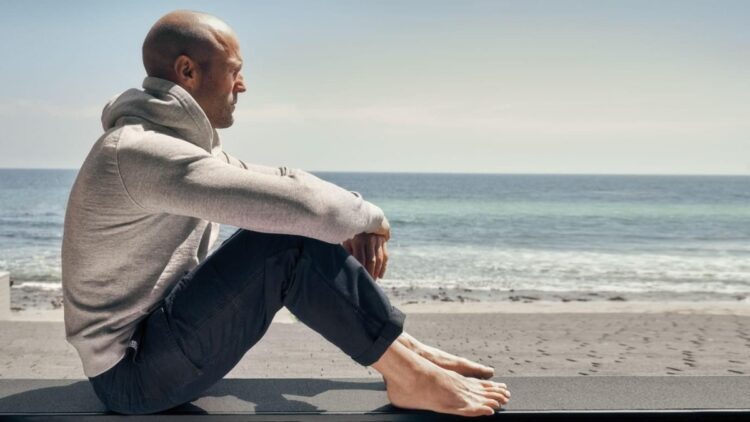 Τζέισον Στέιθαμ: Στην Αντίπαρο ο ηθοποιός