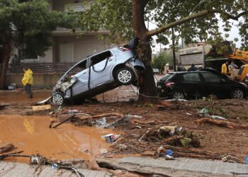 Φονικές πλημμύρες στη Μάνδρα: Ομόφωνα αθώοι από το Εφετείο οι τρεις κατηγορούμενοι