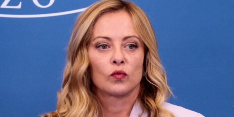 Σοκ – φωτογραφίες της Μελόνι σε πορνογραφικό site – Τι απαντά η Ιταλίδα πρωθυπουργός