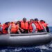 Διαγραφή ΜΚΟ που υπονομεύουν την εθνική γραμμή προωθεί το υπουργείο Μετανάστευσης και Ασύλου