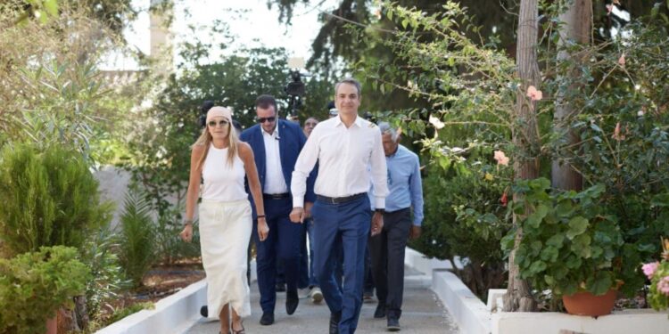 Μητσοτάκης: Παίρνουμε δύναμη από την Παναγία μας για να αντιμετωπίσουμε τις δυσκολίες