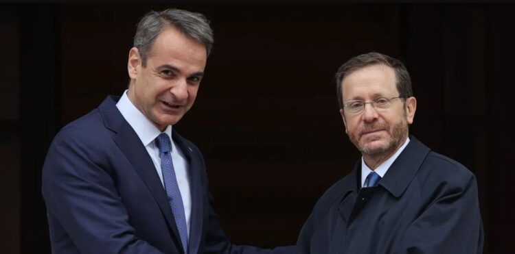 Τηλεφωνική επικοινωνία Μητσοτάκη – Χέρτζογκ – Πού εστίασε ο Έλληνας Πρωθυπουργός