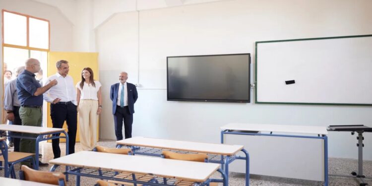 Γιατί επισκέφθηκε το 3ο Γυμνάσιο Ζωγράφου ο Μητσοτάκης