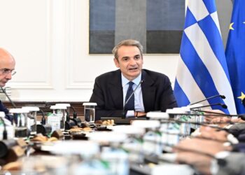 Μητσοτάκης στο Υπουργικό Συμβούλιο: «Μεταρρυθμίσεις με κοινωνικό αποτύπωμα – Η Ελλάδα αλλάζει σε παιδεία, ανάπτυξη και θεσμούς»