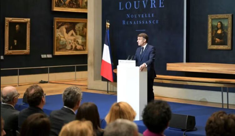 Πού… μετακομίζει η Μόνα Λίζα – Τι ανακοίνωσε ο Εμανουέλ Μακρόν