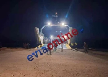 Νέα Στύρα: Ρυμουλκήθηκε το φέρι μποτ – Ομαδικές μηνύσεις καταθέτουν οι επιβάτες – Τι δήλωσε επιβαίνουσα δικηγόρος (βίντεο)