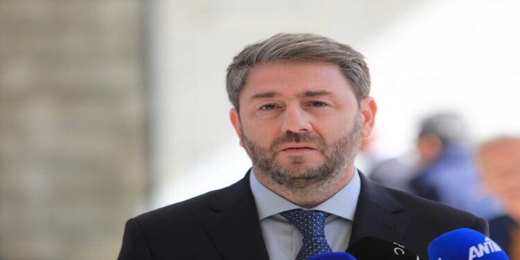 Ανδρουλάκης: Η σκέψη μας είναι με όλους όσους δίνουν τη μάχη στα πύρινα μέτωπα