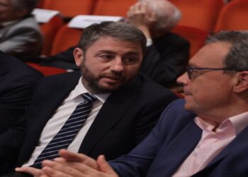 Βουλή: Έρχεται μετωπική για μεταναστευτικό και ΟΠΕΚΕΠΕ – Οι επόμενες κινήσεις ΠΑΣΟΚ και ΣΥΡΙΖΑ 