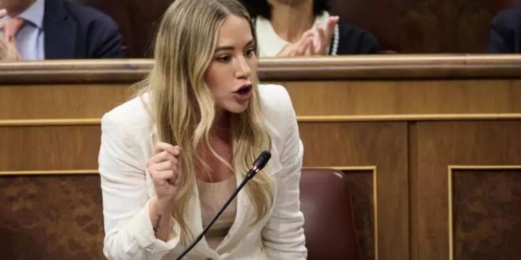 Ισπανία: Ντόμινο παραιτήσεων Ισπανών πολιτικών λόγω ψευδών τίτλων σπουδών στα βιογραφικά τους