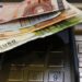 ΑΤΜ – Τράπεζες: Τι αλλάζει από 11 Αυγούστου στις χρεώσεις – Ποιες μηδενίζονται, ποιες μειώνονται σε 1,5 ευρώ