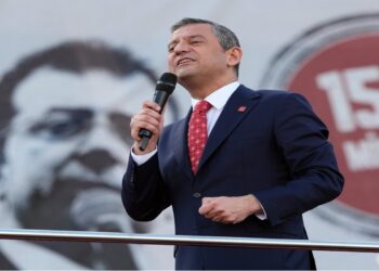 Τουρκία: Νέα δίωξη κατά στελεχών της αντιπολίτευσης – Εισαγγελική έρευνα κατά του Οζγκιούρ Οζέλ