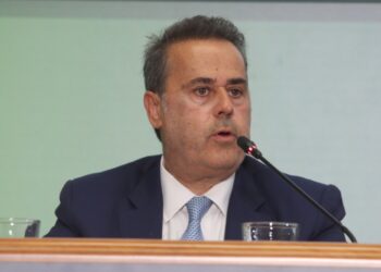 Παπασταύρου: Δεν πέφτει λόγος σε κανέναν γείτονα για τα θαλάσσια πάρκα