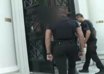 Απολογούνται ο 21χρονος και ο 25χρονος για εμπρησμό στην Πάτρα