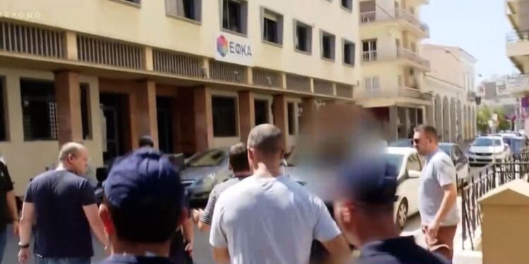 Στα δικαστήρια της Πάτρας για να απολογηθεί ο ο 25χρονος που συνελήφθη για τη φωτιά στα Συχαινά