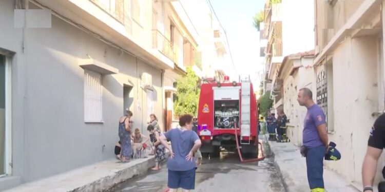 Φωτιά σε μονοκατοικία στη Δραπετσώνα