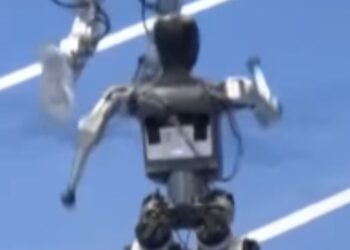 Πεκίνο: Οι πρώτοι παγκόσμιοι αγώνες με ανθρωποειδή ρομπότ (βίντεο)