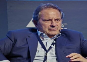 Τι έκανε ο Σουρέτης της ΓΕΚ ΤΕΡΝΑ στο στρατηγείο της Europa Holdings;