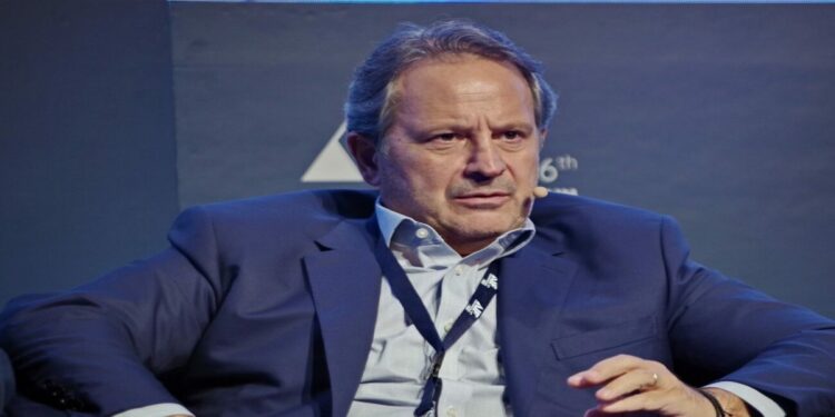 Τι έκανε ο Σουρέτης της ΓΕΚ ΤΕΡΝΑ στο στρατηγείο της Europa Holdings;