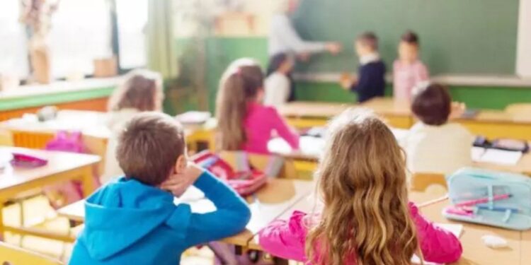 Δημογραφικό: Η Ελλάδα έχασε 44.000 «πρωτάκια» σε 15 χρόνια – Η κυβέρνηση αδρανεί