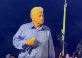 Στα πανηγύρια ο Παναγιώτης Ψωμιάδης – Τι τραγούδησε με την  Έφη Θώδη