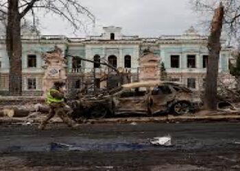 Δεκάδες τραυματίες καθώς η Ρωσία συνεχίζει να βομβαρδίζει πόλεις της Ουκρανίας