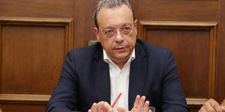 Φάμελλος: «Δεν μπορούμε να παρακολουθούμε αμέριμνοι τη γενοκτονία στη Γάζα»