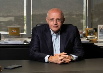 Πώς o Σπύρος Θεοδωρόπουλος αλλάζει τις ισορροπίες στον κλάδο αλλαντικών με το deal Υφαντής – Νίκας