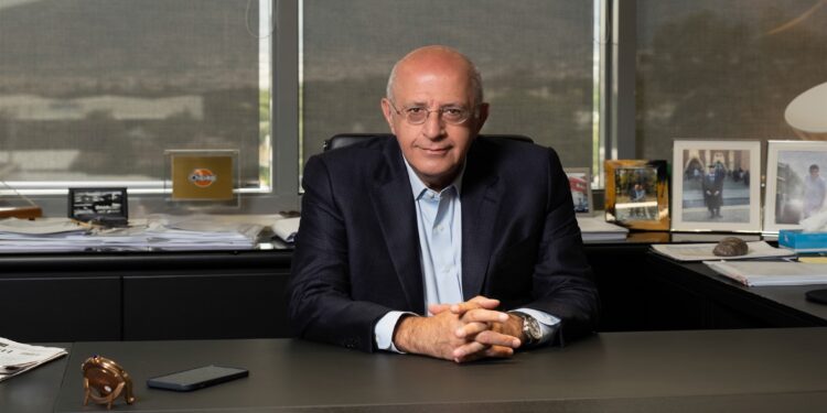 Πώς o Σπύρος Θεοδωρόπουλος αλλάζει τις ισορροπίες στον κλάδο αλλαντικών με το deal Υφαντής – Νίκας