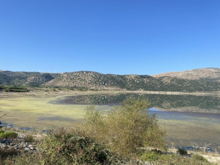 Αρκαδία: Από το Νατούρα 2000 στο έλεος της λειψυδρίας – Στερεύει η λίμνη Τάκα